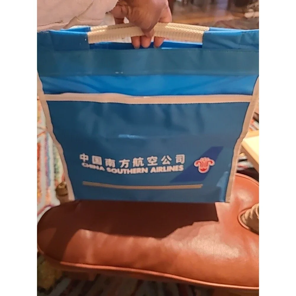 Vintage 60s 70s China Airlines of Taiwan CAL Vinyl Carry Travel Bag NR